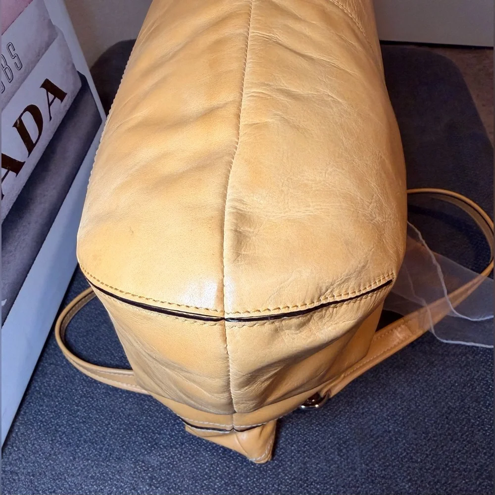 Coach Poppy Sunflower Buttercream Large Glam Tote No. C1294-19002 - Picture 6 of 11